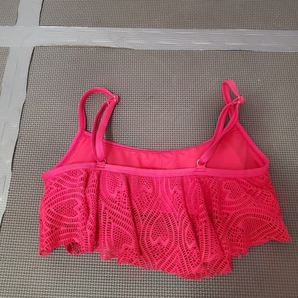 2 pink bikini tops - Picture 3 of 7